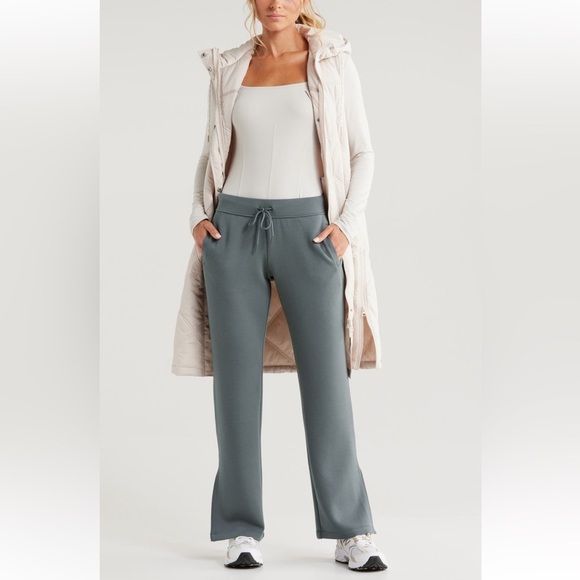 Zella Level Set Straight Leg Slit Hem Track Pants Green Small NWT (Flaw) - Picture 1 of 12